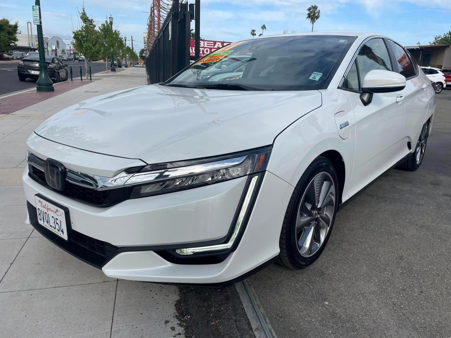 2021 Honda Clarity Plug-In Hybrid (JHMZC5F10MC) with an 1.5L L4 DOHC 16V HYBRID engine, CVT transmission, located at 744 E Miner Ave, Stockton, CA, 95202, (209) 944-5770, 37.956863, -121.282082 - Photo#3